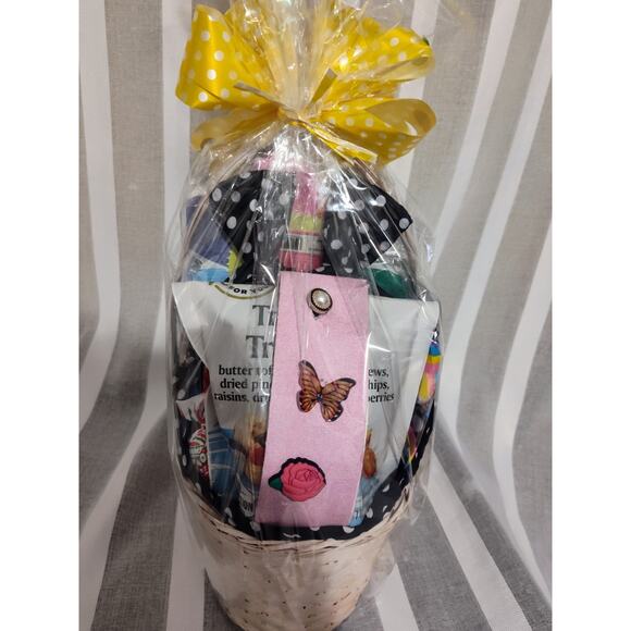 50s Themed Gift Basket with Head Band Glasses Scarf Croc Charms - Picture 3 of 13